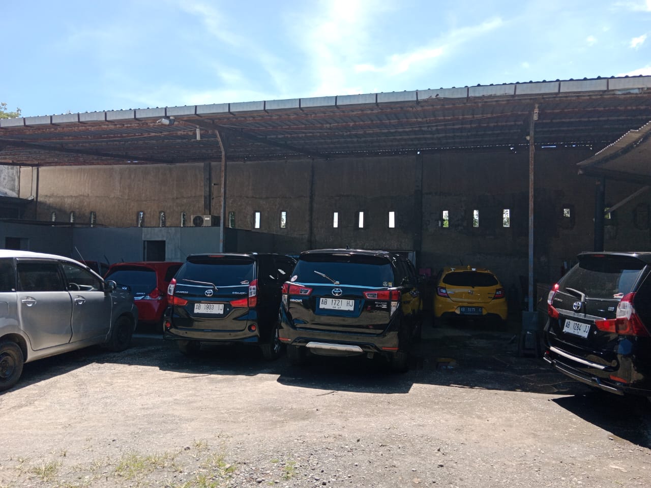 Sewa-Mobil-jogja-by-Ryan-Transport